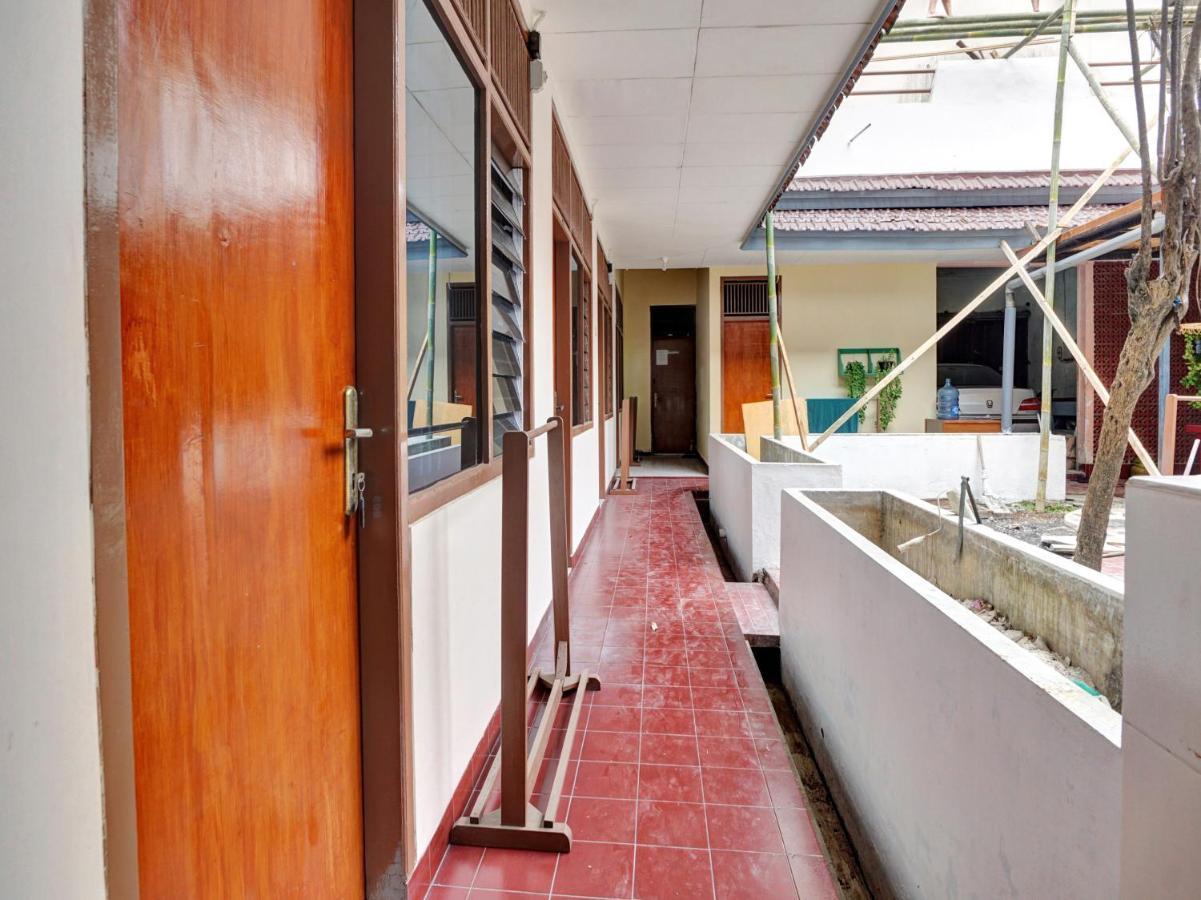 Oyo Life 90539 Taman Borobudur Guest House Syariah Blimbing  Exterior foto
