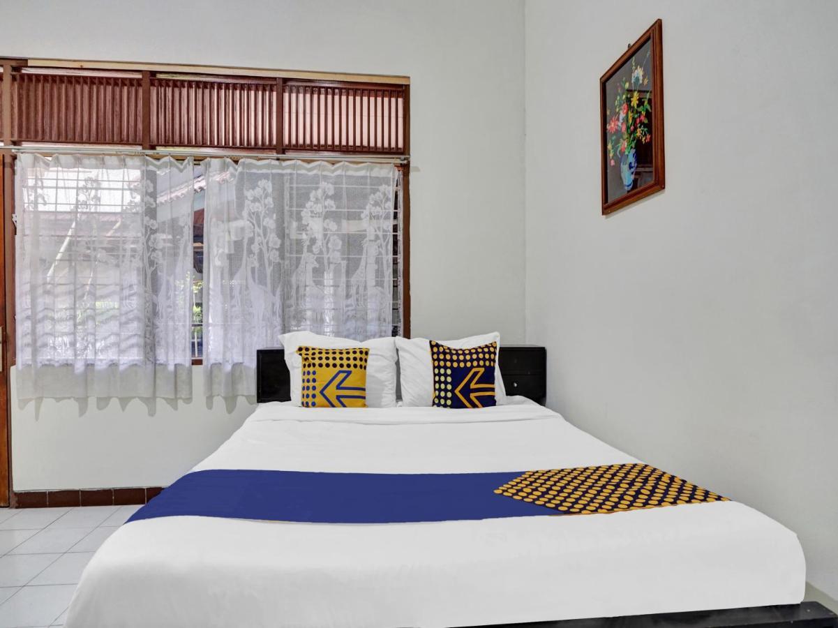 Oyo Life 90539 Taman Borobudur Guest House Syariah Blimbing  Exterior foto